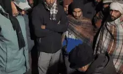 मां के सामने टाइगर ने लड़की को बनाया अपना निवाला- जबड़े में गर्दन मां के सामने टाइगर ने लड़की को बनाया अपना निवाला- जबड़े में गर्दन