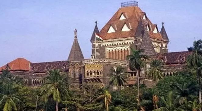 शिवसेना पर कब्जा करने के बाद शिंदे गुट अब हाईकोर्ट पहुंचा- स्पीकर के.. शिवसेना पर कब्जा करने के बाद शिंदे गुट अब हाईकोर्ट पहुंचा- स्पीकर के..