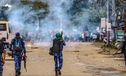 सुरक्षाबलों की उग्रवादियों के साथ मुठभेड़- कमांडो का गोली मारकर मर्डर सुरक्षाबलों की उग्रवादियों के साथ मुठभेड़- कमांडो का गोली मारकर मर्डर