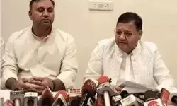 विकास के लिए पैसे नहीं देने पर MLA का CM आवास पर वस्त्र त्याग का ऐलान