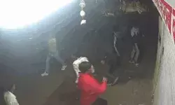 दारू नहीं देने पर बदमाशों का बवाल- शॉप के शटर पर पथराव