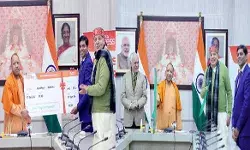 कोलकाता-अयोध्या उड़ान को सीएम योगी ने दिखायी हरी झंडी कोलकाता-अयोध्या उड़ान को सीएम योगी ने दिखायी हरी झंडी