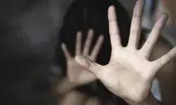 15 वर्षीय नाबालिक से गैंगरेप- शराब की दुकान के सामने छोड़ आरोपी फरार