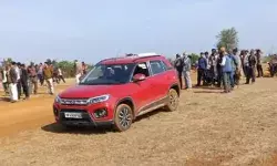 प्रेम प्रसंग में इंजीनियर को गोली मारकर गाड़ी में फेंका- तालाब किनारे.. प्रेम प्रसंग में इंजीनियर को गोली मारकर गाड़ी में फेंका- तालाब किनारे..