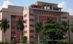 चली ट्रांसफर एक्सप्रेस- दर्जनभर आईएएस अफसर किए गए इधर से उधर चली ट्रांसफर एक्सप्रेस- दर्जनभर आईएएस अफसर किए गए इधर से उधर