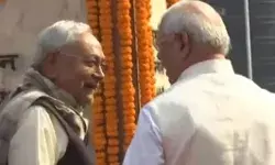 CM की अचानक राजभवन में दस्तक- राज्यपाल से तकरीबन 40 मिनट चली.. CM की अचानक राजभवन में दस्तक- राज्यपाल से तकरीबन 40 मिनट चली..