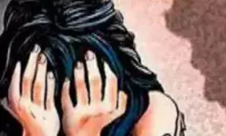 सामाजिक रिश्ते फिर हुए कलंकित- मामा ने ही रौंदी भांजी की अस्मत सामाजिक रिश्ते फिर हुए कलंकित- मामा ने ही रौंदी भांजी की अस्मत