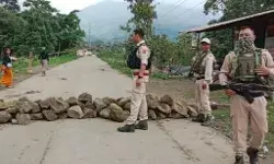 साथियों पर गोलियां बरसाने के बाद जवान ने खुद को भी उडाया- आधा दर्जन.. साथियों पर गोलियां बरसाने के बाद जवान ने खुद को भी उडाया- आधा दर्जन..