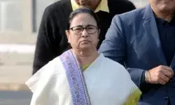 कार हादसे में CM घायल- मीटिंग से लौटते वक्त हादसे में लगी ममता को चोट