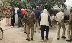 चौकी में घुसकर मारपीट- चौकी इंचार्ज और सिपाहियों के डंडे मार फोड़े सिर