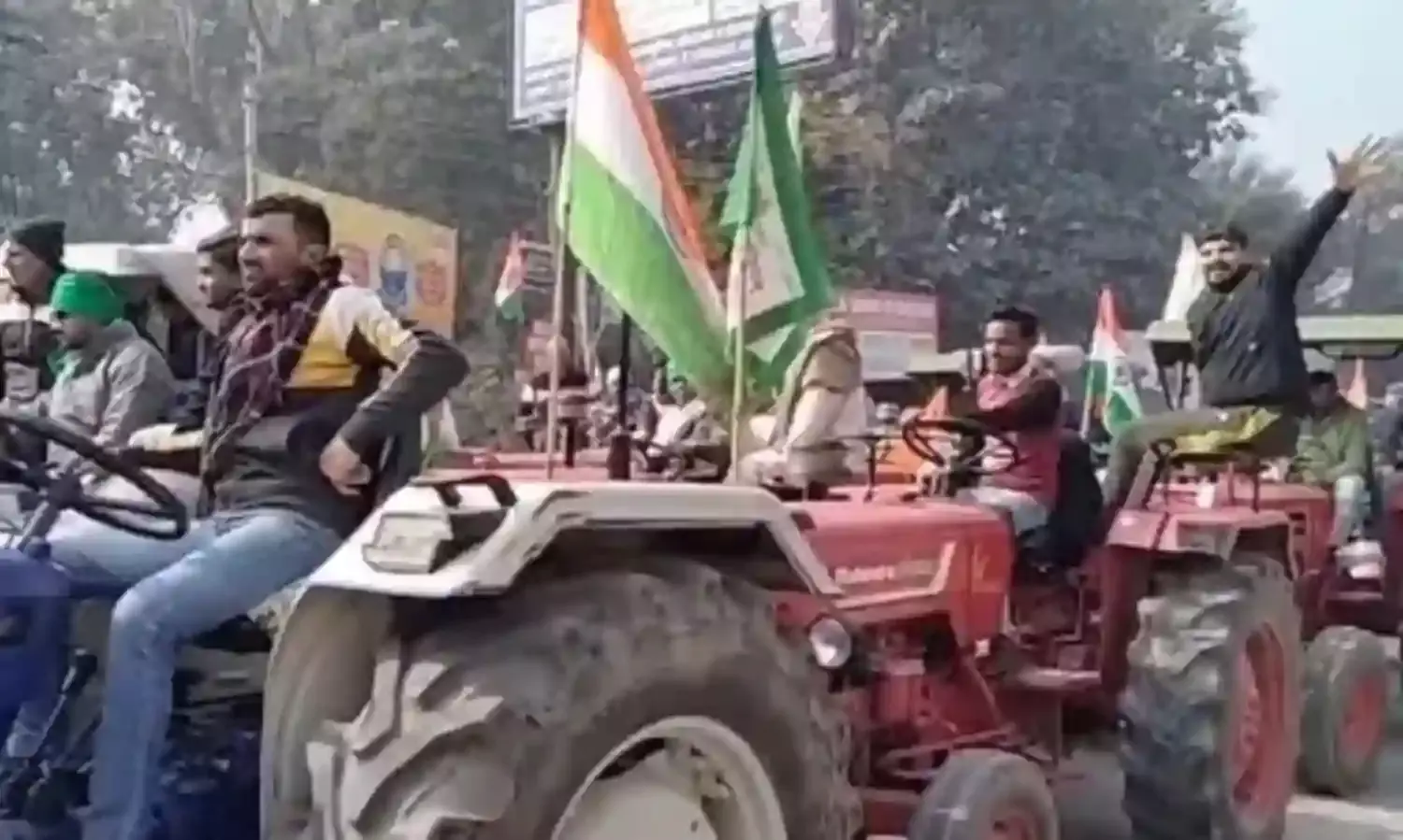 भाकियू ने तिरंगा ट्रैक्टर यात्रा निकालकर मांगा फसलों का वाजिब दाम और..