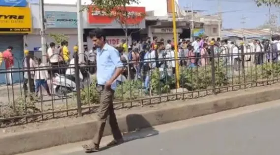 अंबेडकर पूजा में शामिल नहीं होने पर स्टूडेंट को अर्धनग्न कर कराई परेड