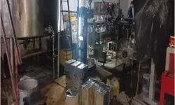 घी फैक्ट्री पर क्राइम ब्रांच की रेड- बनते मिले सभी कंपनियों के ब्रांड घी फैक्ट्री पर क्राइम ब्रांच की रेड- बनते मिले सभी कंपनियों के ब्रांड