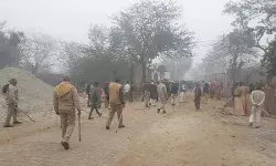 गणतंत्र दिवस पर बवाल- DJ बजाने को लेकर चले लाठी डंडे- बरसे पत्थर गणतंत्र दिवस पर बवाल- DJ बजाने को लेकर चले लाठी डंडे- बरसे पत्थर