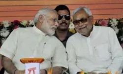 गठबंधन के सूत्रधार नीतीश का पलटीमार दांव- BJP से दोस्ती कर फिर.... गठबंधन के सूत्रधार नीतीश का पलटीमार दांव- BJP से दोस्ती कर फिर....