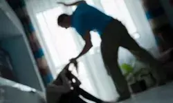 पराये मर्द के साथ बीवी को देख खोला पति का खून- पीट पीट कर कर दी हत्या पराये मर्द के साथ बीवी को देख खोला पति का खून- पीट पीट कर कर दी हत्या