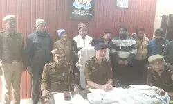 छापे में घर में चलता मिला जुआघर- लाखों की नकदी के साथ 8 जुआरी अरेस्ट छापे में घर में चलता मिला जुआघर- लाखों की नकदी के साथ 8 जुआरी अरेस्ट