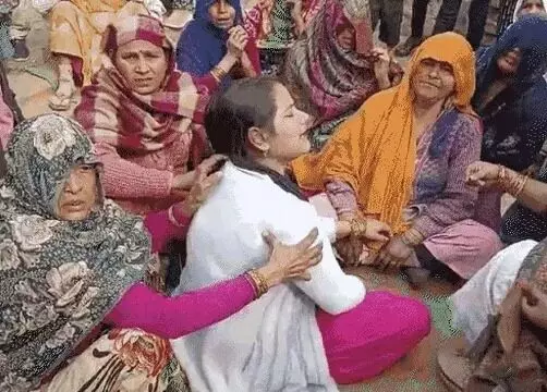 दारू पीने से रोकने पर किया मां का मर्डर- पिता एवं दो भाई भी किये जख्मी