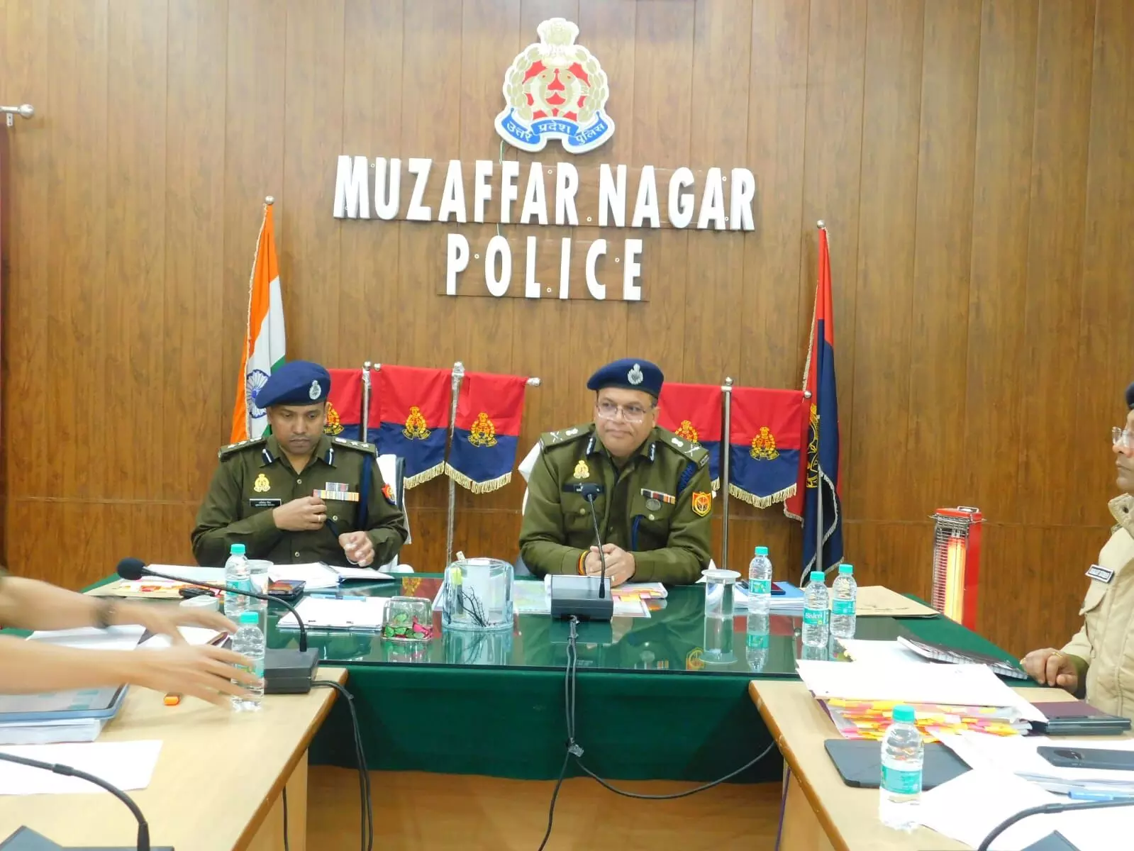 ADG ने SSP सहित अन्य अफसरों के संग ली मीटिंग- दिए आवश्यक दिशा निर्देश ADG ने SSP सहित अन्य अफसरों के संग ली मीटिंग- दिए आवश्यक दिशा निर्देश