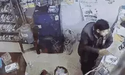 लड़कियों को देख स्टंटबाजी- शीशा तोड़ मेडिकल स्टोर में घुसी बाइक लड़कियों को देख स्टंटबाजी- शीशा तोड़ मेडिकल स्टोर में घुसी बाइक