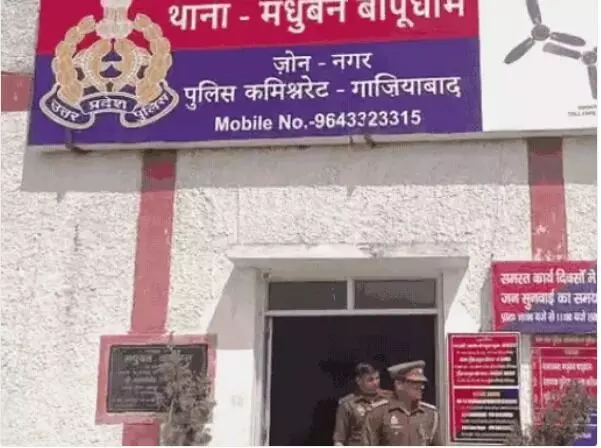लापरवाही पर गिरी कार्यवाही की गाज- थानेदार किया लाइन हाजिर