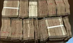 लापता कम के घर मिला कुबेर का खजाना नगदी एवं BMW जप्त लापता कम के घर मिला कुबेर का खजाना नगदी एवं BMW जप्त