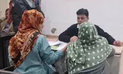 सास बहू में मेकअप को लेकर बवाल बोली बहू बूढी घोडी लाल लगाम सास बहू में मेकअप को लेकर बवाल बोली बहू बूढी घोडी लाल लगाम