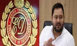 नौकरी के बदले जमीन मामले में ईडी ने तेजस्वी से शुरू की पूछताछ नौकरी के बदले जमीन मामले में ईडी ने तेजस्वी से शुरू की पूछताछ