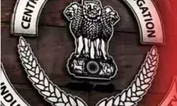 EPFO का असिस्टेंट कमिश्नर एवं इंस्पेक्टर घूंस लेते रंगे हाथ गिरफ्तार EPFO का असिस्टेंट कमिश्नर एवं इंस्पेक्टर घूंस लेते रंगे हाथ गिरफ्तार