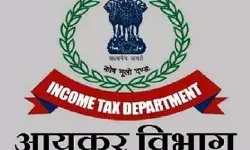 पूर्व मंत्री समेत कई कारोबारियों के यहां आयकर छापा