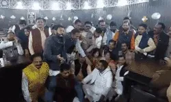 नगर निगम बोर्ड बैठक में भाजपा पार्षदों का हंगामा-छुट्टी पर गए नगर आयुक्त नगर निगम बोर्ड बैठक में भाजपा पार्षदों का हंगामा-छुट्टी पर गए नगर आयुक्त