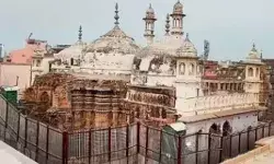 31 साल बाद पूजा- ज्ञानवापी में गूंजी शंखनाद एवं घंटियों की आवाज