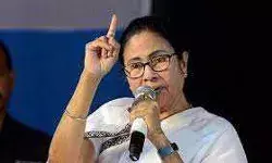 ममता ने की हेमंत सोरेन की गिरफ्तारी की कड़ी निंदा ममता ने की हेमंत सोरेन की गिरफ्तारी की कड़ी निंदा