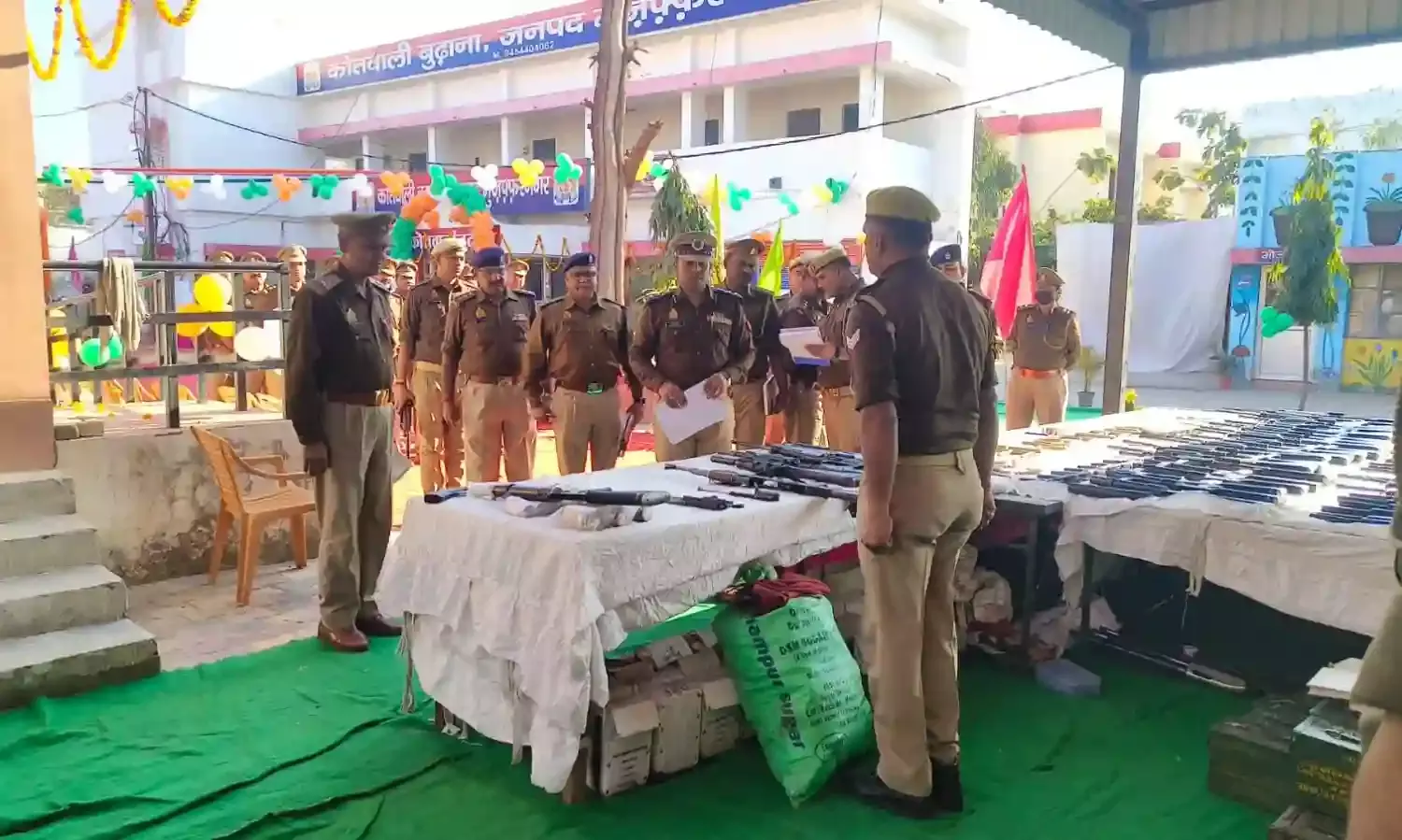 वार्षिक निरीक्षण में SSP ने ली पुलिसकर्मियों के हथियार ज्ञान की परीक्षा