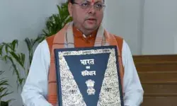 जय श्री राम की गूंज के बीच CM ने सदन में पेश किया UCC बिल जय श्री राम की गूंज के बीच CM ने सदन में पेश किया UCC बिल