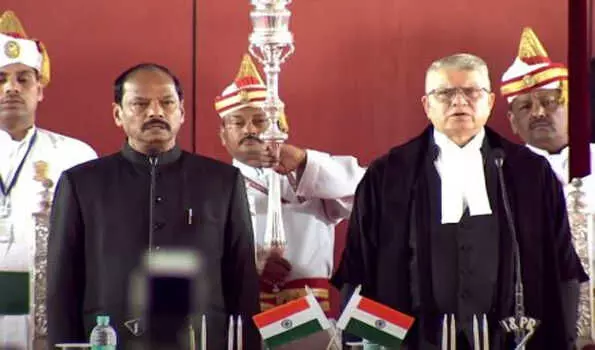 न्यायमूर्ति सिंह ने उड़ीसा HC के मुख्य न्यायाधीश पद की ली शपथ न्यायमूर्ति सिंह ने उड़ीसा HC के मुख्य न्यायाधीश पद की ली शपथ
