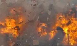 चुनाव से 1 दिन पहले प्रत्याशी के दफ्तर में हुआ ब्लास्ट - आठ लोगों की.. चुनाव से 1 दिन पहले प्रत्याशी के दफ्तर में हुआ ब्लास्ट - आठ लोगों की..