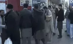 देश भर में मोबाइल सर्विस बंद- बॉर्डर किए सील- शुरू हुई चुनाव की वोटिंग देश भर में मोबाइल सर्विस बंद- बॉर्डर किए सील- शुरू हुई चुनाव की वोटिंग