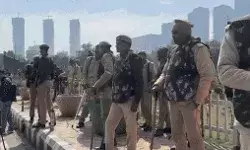 किसानों का दिल्ली कूच- यूपी दिल्ली हाईवे जाम- नोएडा एक्सप्रेसवे बंद किसानों का दिल्ली कूच- यूपी दिल्ली हाईवे जाम- नोएडा एक्सप्रेसवे बंद