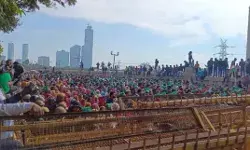 किसानों का दिल्ली कूच- नोएडा गाजियाबाद में महाजाम- एक्सप्रेस वे पर... किसानों का दिल्ली कूच- नोएडा गाजियाबाद में महाजाम- एक्सप्रेस वे पर...