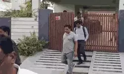 मैगजीन के संपादक के घर NIA की रेड- माओवादियों से... मैगजीन के संपादक के घर NIA की रेड- माओवादियों से...