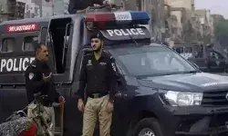 मतदान के दौरान आतंकी हमला, 5 पुलिसकर्मियों की मौत, 2 घायल मतदान के दौरान आतंकी हमला, 5 पुलिसकर्मियों की मौत, 2 घायल