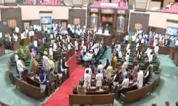 नरसिम्हा राव को भारत रत्न देने पर विधानसभा में घमासान- बोले... नरसिम्हा राव को भारत रत्न देने पर विधानसभा में घमासान- बोले...