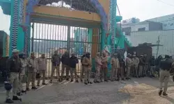 मौलाना तौकीर की अरेस्टिंग को लेकर छावनी में तब्दील हुआ शहर मौलाना तौकीर की अरेस्टिंग को लेकर छावनी में तब्दील हुआ शहर