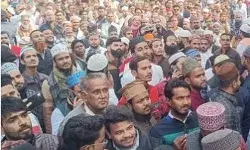 गिरफ्तार किए गए मौलाना तौकीर रजा- तुरंत किये रिहा- समर्थकों का हंगामा गिरफ्तार किए गए मौलाना तौकीर रजा- तुरंत किये रिहा- समर्थकों का हंगामा