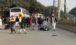 जुम्मे की नमाज के बाद बवाल- लौटती भीड ने की तोड़फोड़ एवं पत्थरबाजी जुम्मे की नमाज के बाद बवाल- लौटती भीड ने की तोड़फोड़ एवं पत्थरबाजी