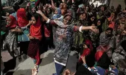 इमरान का जेल से ही खेल- जीता युवाओं का दिल- लेकिन शायद सत्ता से दूर इमरान का जेल से ही खेल- जीता युवाओं का दिल- लेकिन शायद सत्ता से दूर