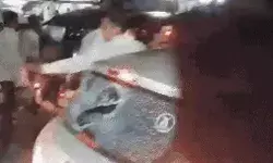 पत्रकार की कार पर हमला- भाजपाईयों ने फेंकी स्याही तोड़े गाड़ी...