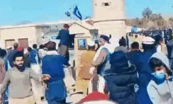 नतीजे में देरी के खिलाफ प्रदर्शन- सड़क पर उतरी भीड़ पर गोलीबारी नतीजे में देरी के खिलाफ प्रदर्शन- सड़क पर उतरी भीड़ पर गोलीबारी