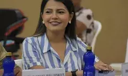 खराब सड़कों की वीडियो बना रही पार्षद को गोलियों से भूना- खड़े देखते..